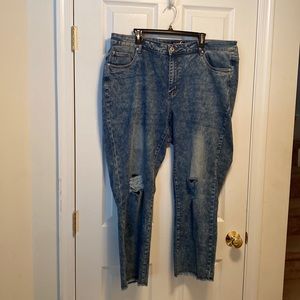 BloomChic Distressed Crop Jeans…size 22